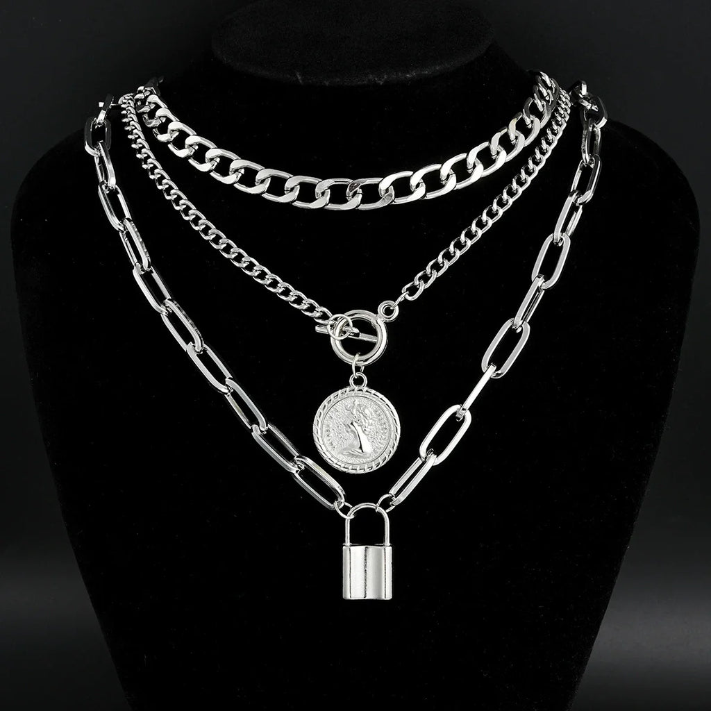 3pcs Layered Necklace Set for Women Vintage Elegant Gold Plated Embossed Round Creative Lock Pendant Necklaces Fashion Jewelry