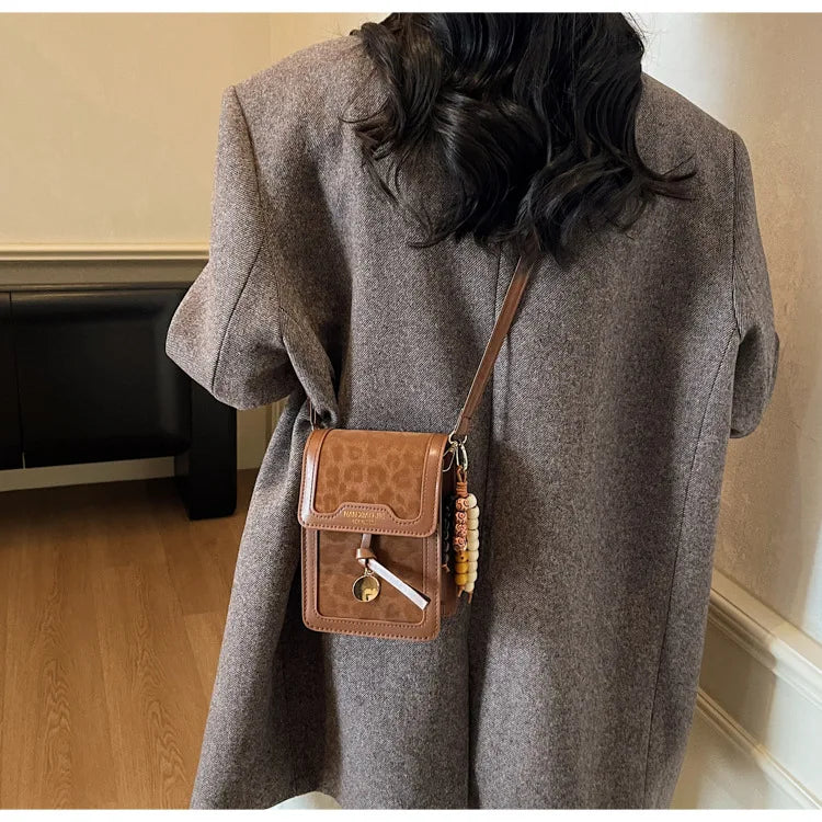 Cell Phone Crossbody Bag for Women Leopard Print PU Leather Purse with Charms Fashion Mini Shoulder Bag for Daily Shopping